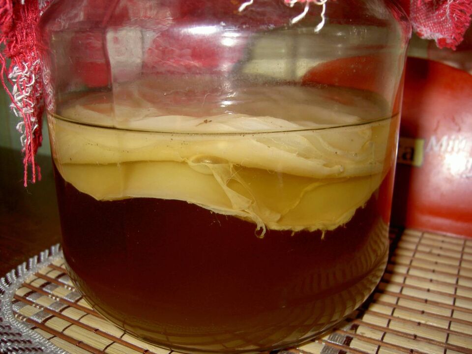 Kombucha é un remedio eficaz para o fungo dos pés. 